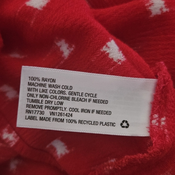 Universal Thread Crop Top - Picture 4 of 5